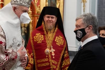 Подружжя Порошенків взяло участь в урочистій літургії Патріарха Еммануїла в Андріївській церкві