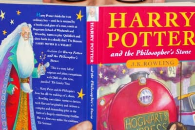 Книжка "Гаррі Поттер та філософський камінь"