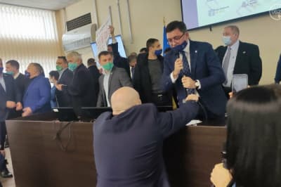 Драка в горсовете Мариуполя