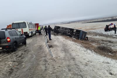 Перевернутый автобус