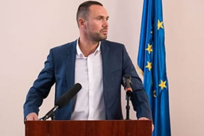 Сергій Шкарлет