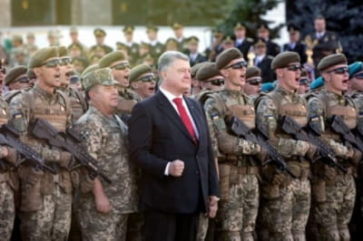 Петр Порошенко с воинами ВСУ