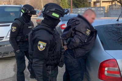 Заместителя руководителя полиции Каменского района задержали за "крышевание" предпринимателей