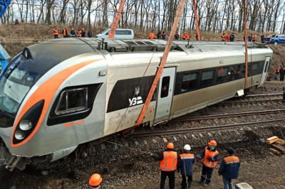 Під запоріжжям зійшов з рейок потяг "Інтерсіті"