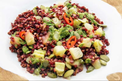 Салат із гречкою та солоними огірками