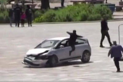 Эффектный прыжок в автомобиль