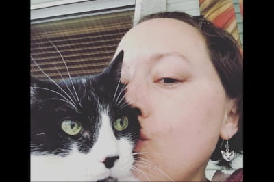 Кіт Оггі та його господиня