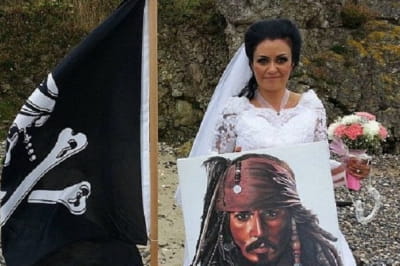 Женщина поженилась с 300-летним пиратом