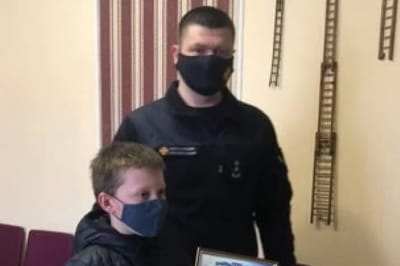 Михайлик з рятувальником