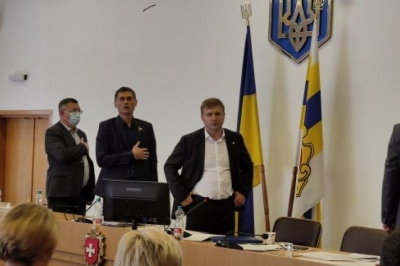Голова Рівненської ОДА із зневагою слухав Державний Гімн