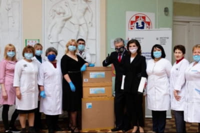 Семья Порошенко с врачами