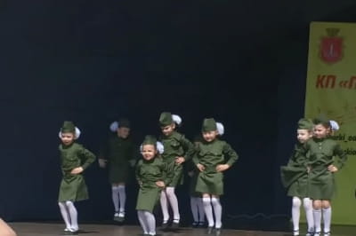 Діти у формі
