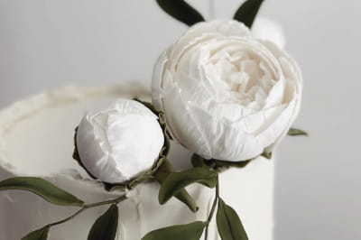 Кондитер создает съедобные цветы, которые невозможно отличить от настоящих