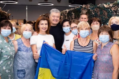 В офисе " ЕС " сплели маскировочные сетки