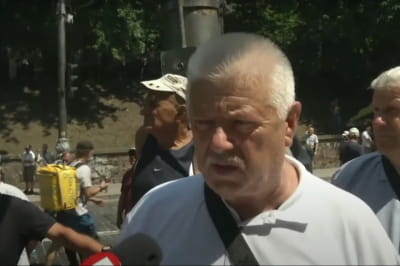 Пенсіонери під кабміном