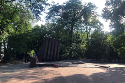 Осквернення братської могили у Кривому Розі