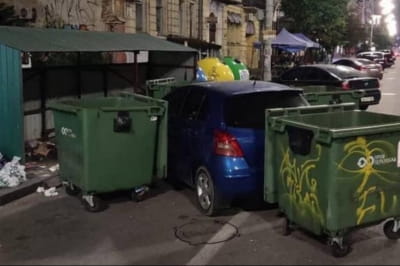 Водії сміттєвоза оригінально "покарав" порушника