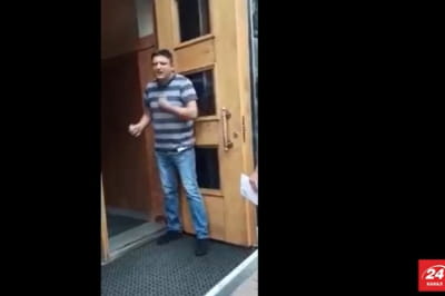 Чоловік з гранатою