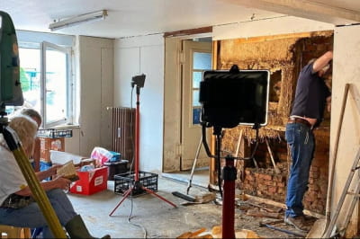 Стіна з артефактами у Німеччині 