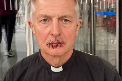 Священник Тім Х'юс 