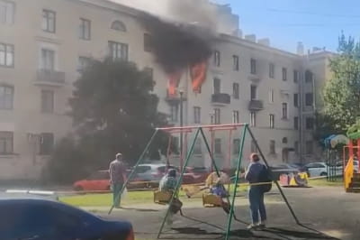 дети на качелях