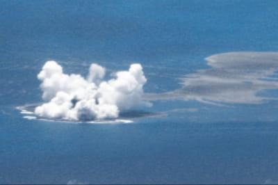 В Японі після виверження вулкану утворився новий острів 