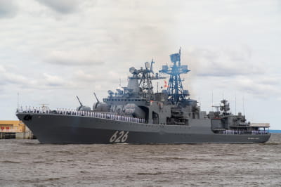 Російський корабель "Віце-адмірал Кулаков"