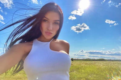 Обурена репетицією параду блогерка