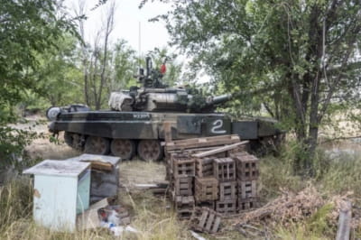 У Росії на смітнику знайшли покинутий танк