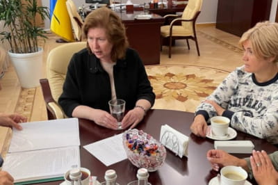 Депутаты "ЕС" и жена Павловского обратились к Денисовой