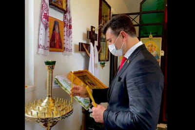 Микола Тищенко у церкві