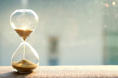 Час, пісочний годинник