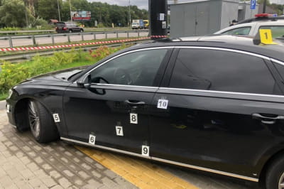 Неизвестные обстреляли авто Шефира