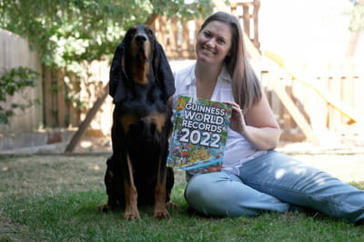 Собака із найдовшими вухами у світі