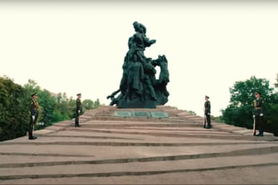 Бабин Яр. Пам'ятник