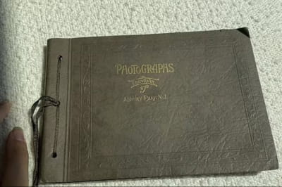 Девушка нашла родственников благодаря фотоальбому, который приобрела на барахолке