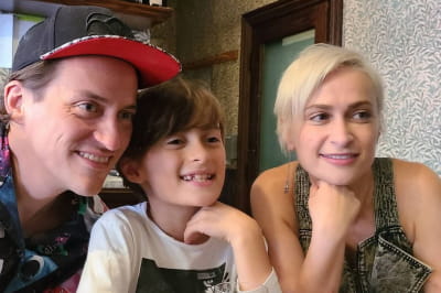 Галина Гатчинс з родиною