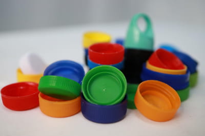 пластикові кришки