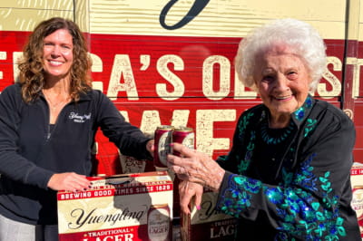 Маргарет Ділулло та її подарунок