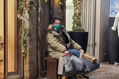 чим займаються чоловіки, які ходять з дружинами на шопінг