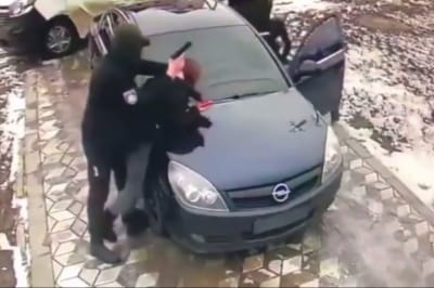 "Затримання" дівчини