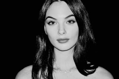 Дева Кассель 