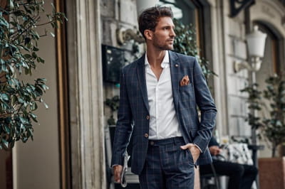 Красивий чоловік