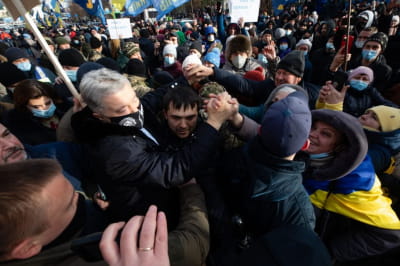 Мітинги на підтримку Порошенка, протести під Печерським судом