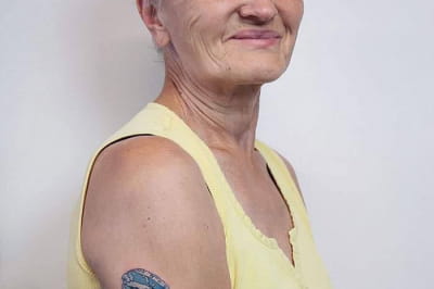 Бабусі та дідусі, які мають дивовижні татуювання