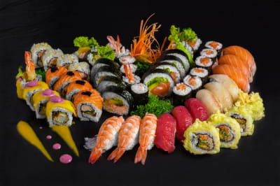 Суши и роллы