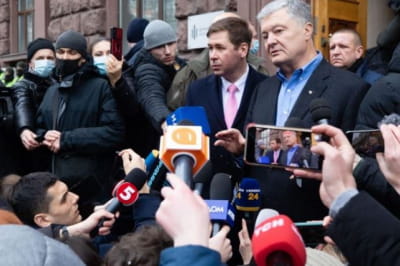 Петро Порошенко та Ілля Новіков біля ДБР