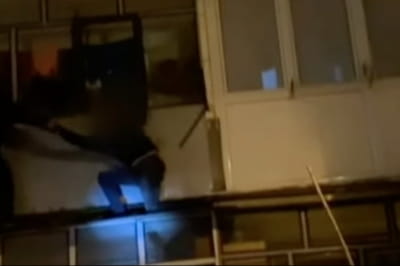 крадій-невдаха застряг на балконі