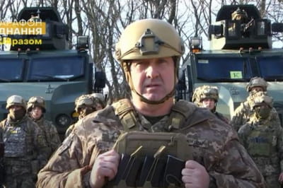 Командующий Объединенных сил Александр Павлюк и армейцы ВСУ