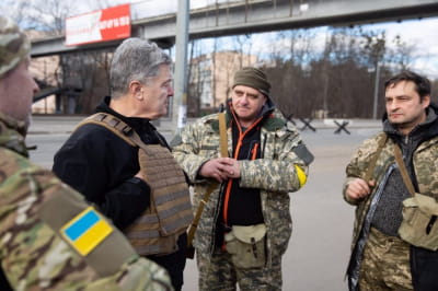 Петро Порошенко і бійці тероборони